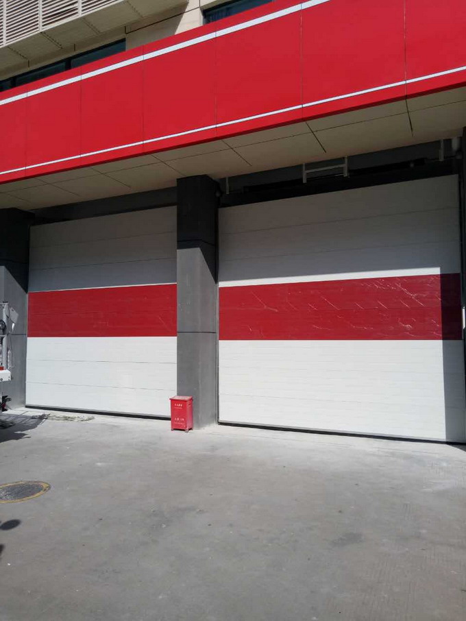 車庫門.jpg